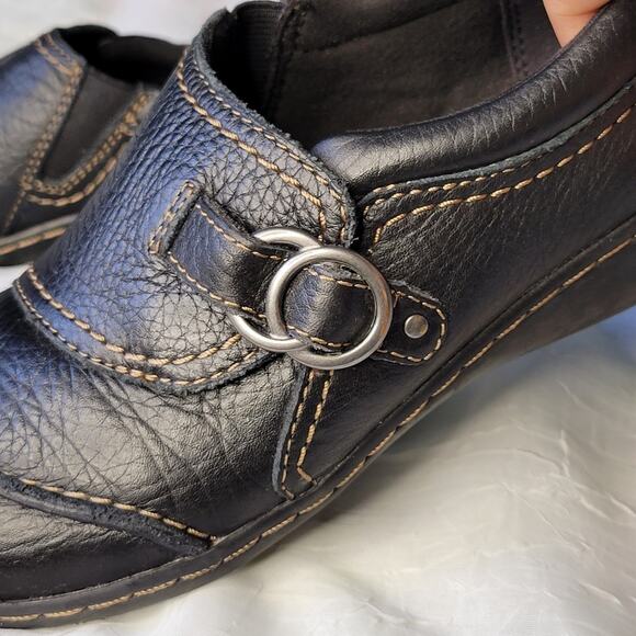 Clarks Black Leather Loafers Slip On Shoes Comfort Flats sz 7 - Picture 5 of 8
